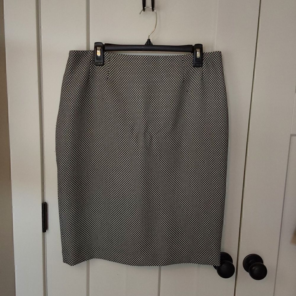 Kasper Pencil Skirt Sz 12 Black and White